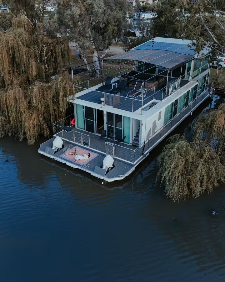 Cristal - Murray River houseboat rental