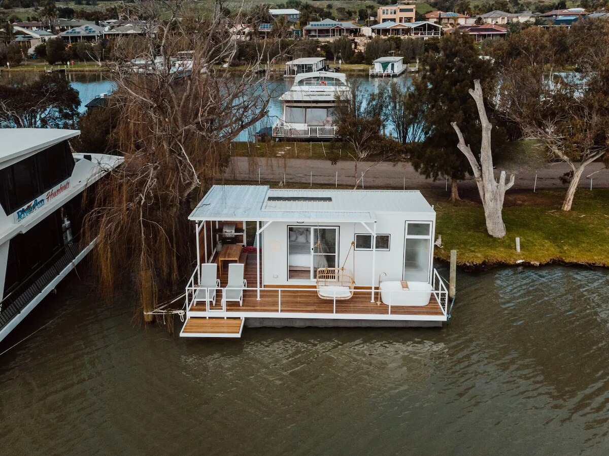 The Floathouse - Murray River houseboat rental